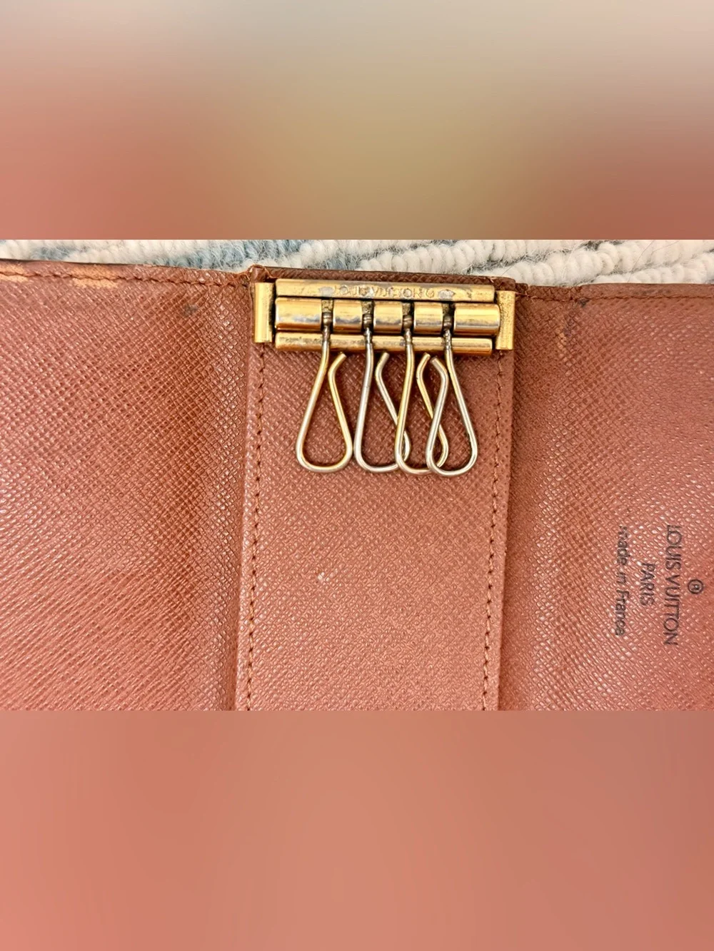 LOUIS VUITTON Vintage 80’s Unisex Monogram Canvas Tri-Fold 4-Key Ring Holder